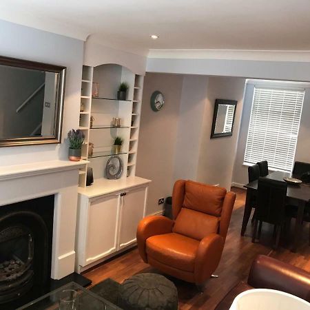 Honeysuckle House Villa Честър Екстериор снимка