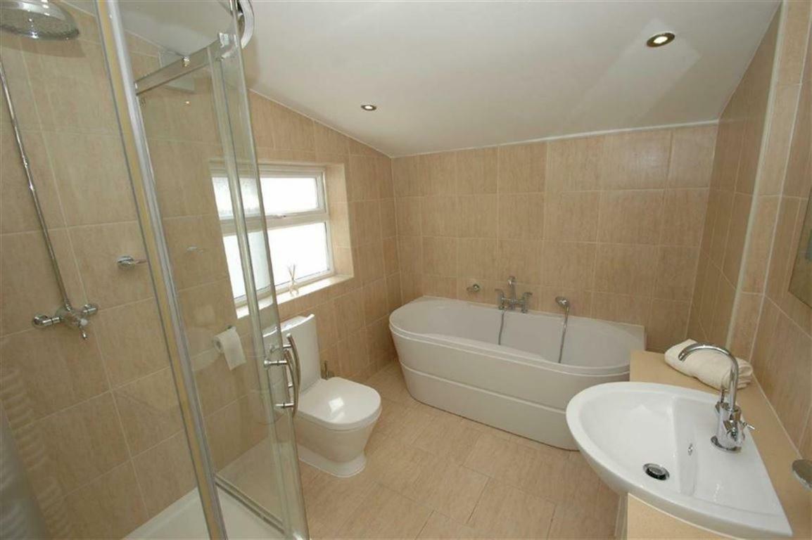 Honeysuckle House Villa Честър Екстериор снимка