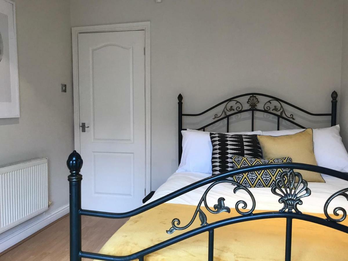 Honeysuckle House Villa Честър Екстериор снимка